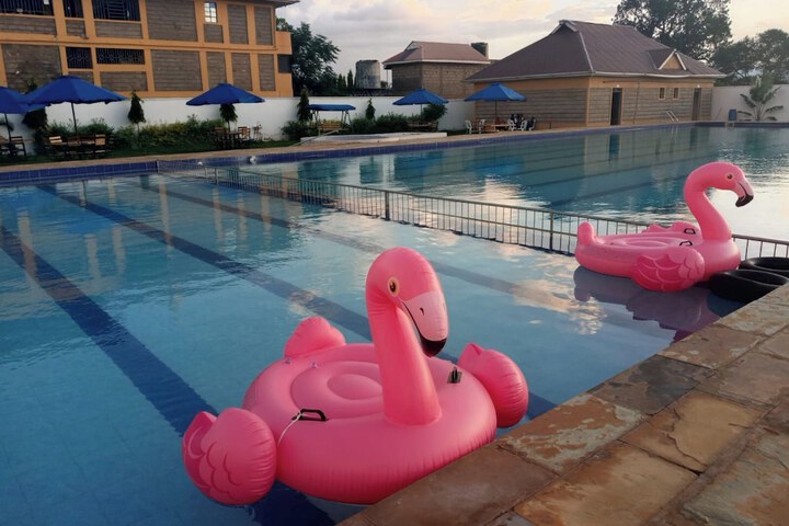 Pool 15 of 25