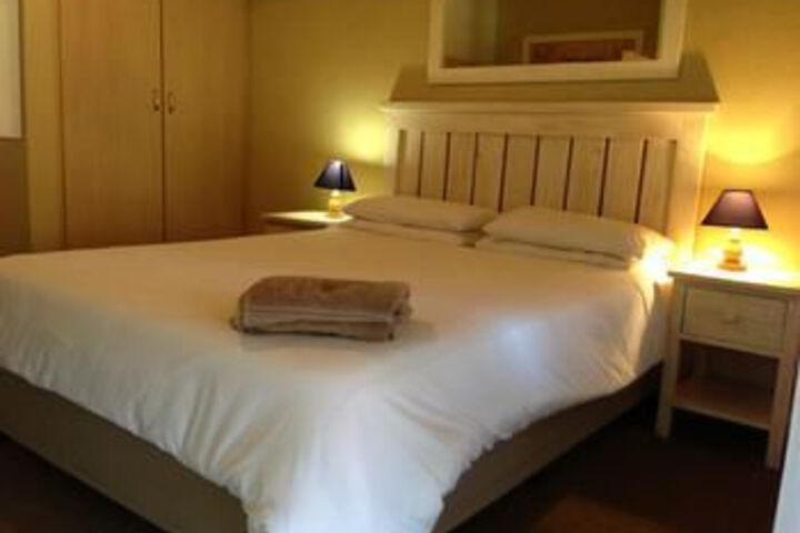 Room 5 of 10