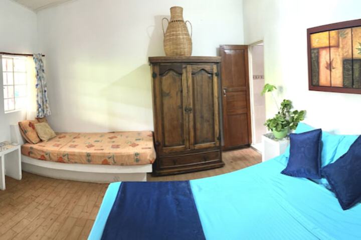Room 5 of 16