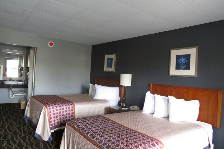 Standard Room, King or Two Doubles (6 of 15)