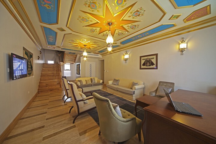 Business Center 76 of 85