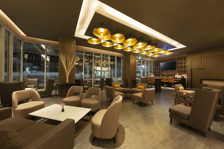 Lounge 46 of 50