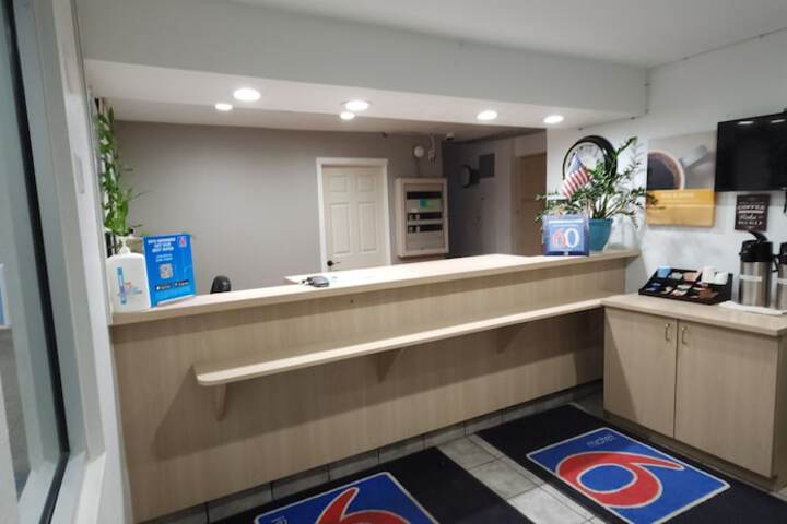 Hotel Interior 4 of 32