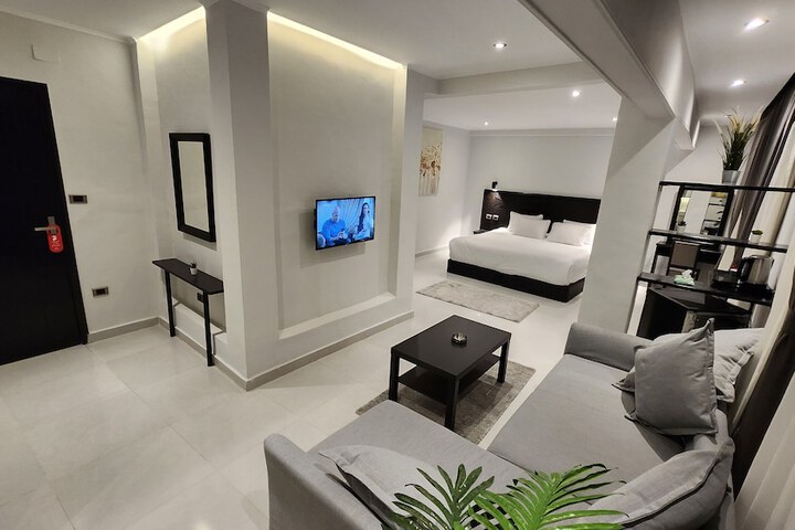 Room 71 of 107