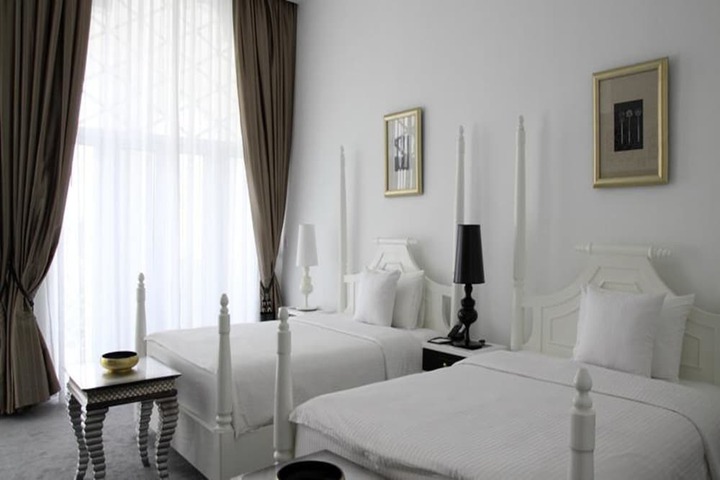 Room 10 of 75