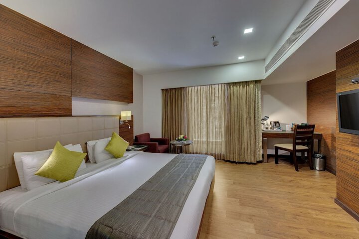 Room 12 of 27