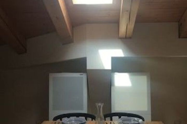 Room 8 of 9