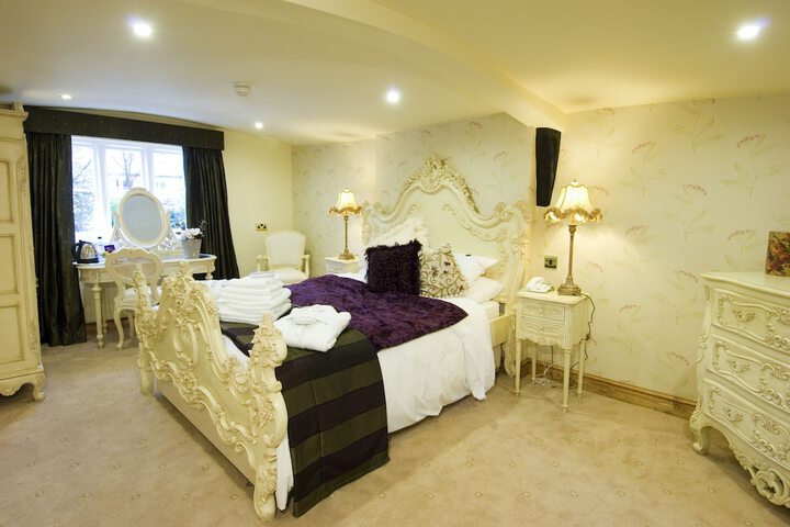 Room 3 of 61