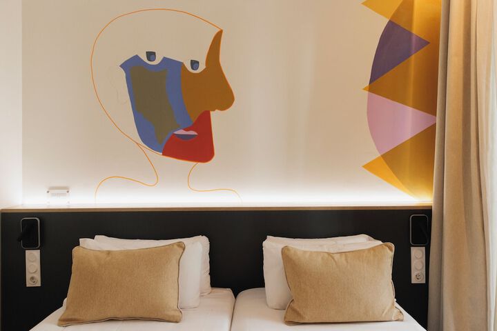 Room 14 of 78