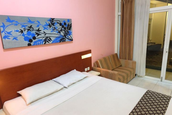Room 7 of 27