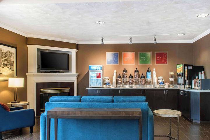 Breakfast area