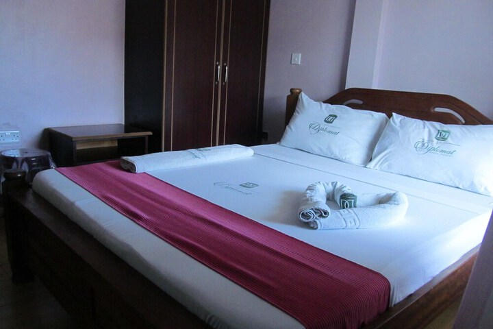 Room 13 of 34
