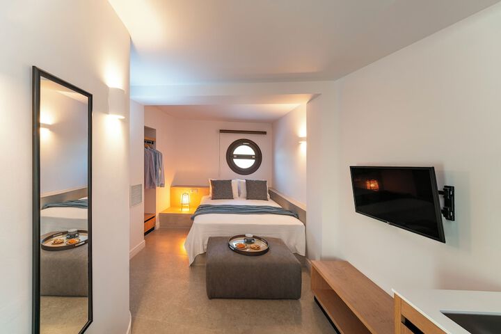 Room 11 of 39