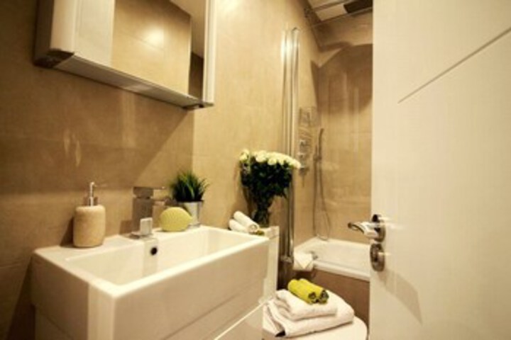 Room 4 of 14