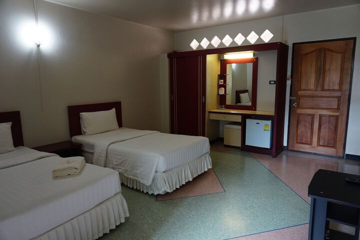 Room 8 of 62