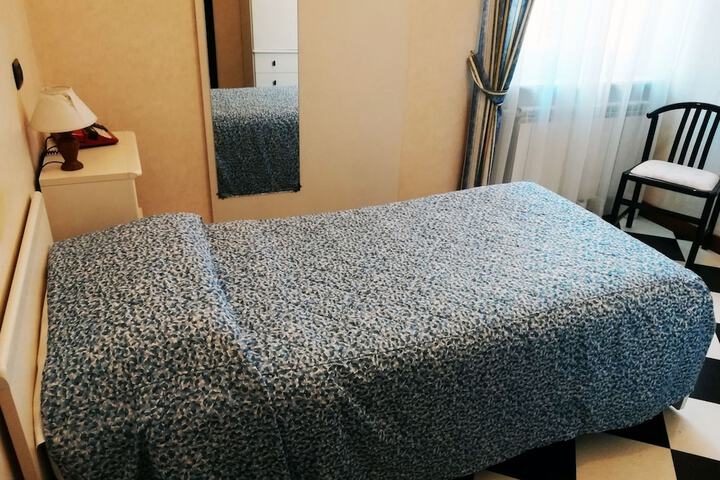 Room 3 of 35