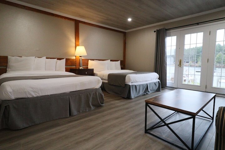 Classic Queen Bed (3 of 63)