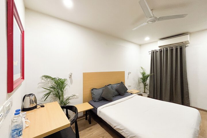 Room 9 of 29