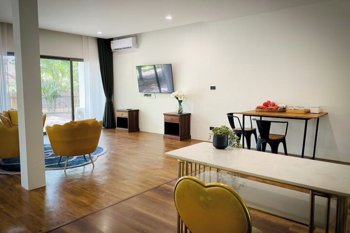 Room 25 of 68