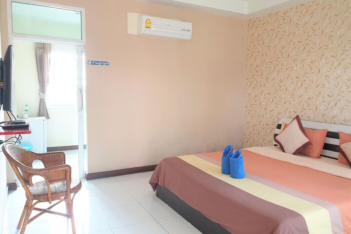 Room 7 of 38