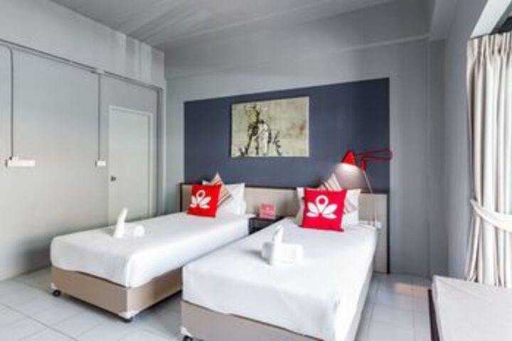 Room 10 of 22
