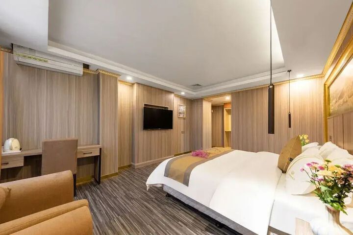 Room 18 of 39