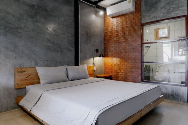 Room 15 of 39