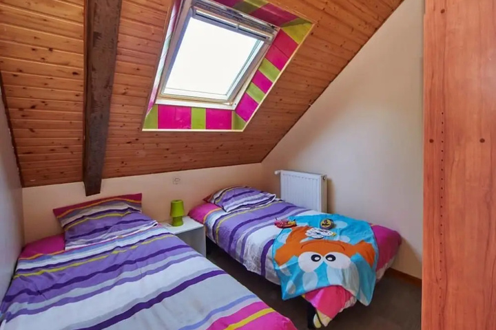 Room 2 of 27