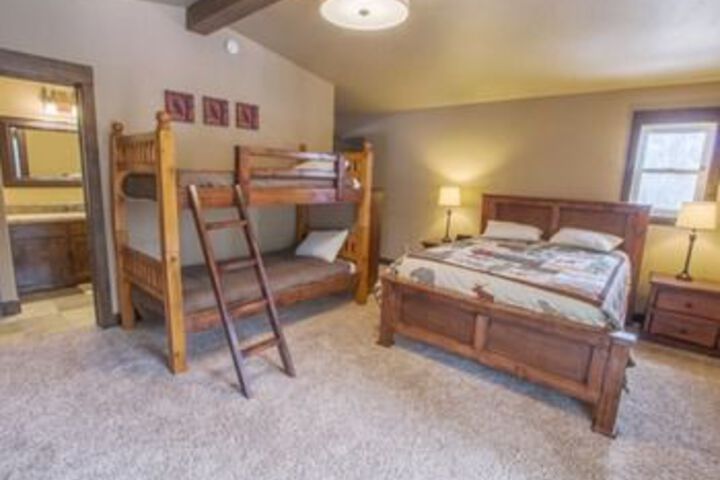 Room 16 of 34