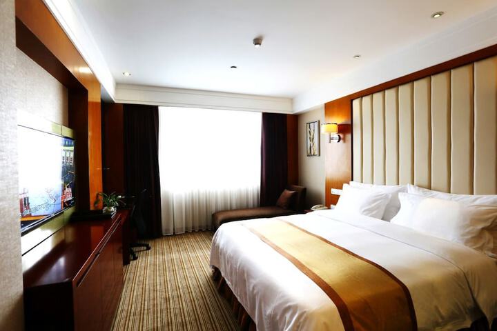 Room 8 of 24