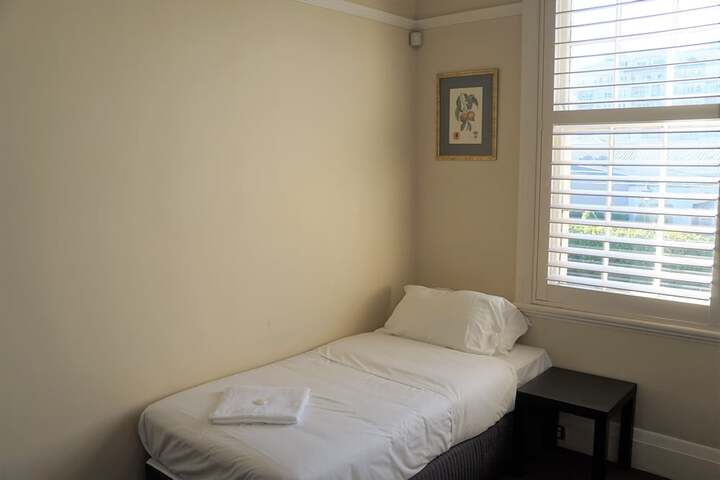 Room 13 of 28