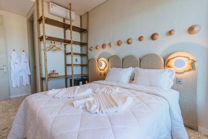 Room 3 of 43
