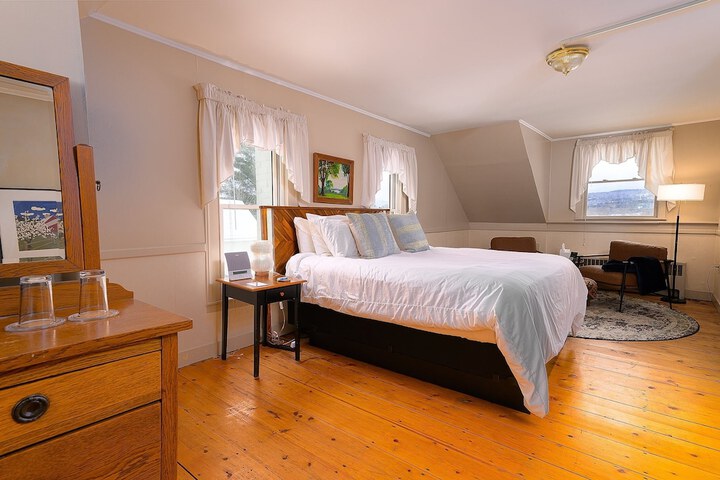 Room 25 of 130
