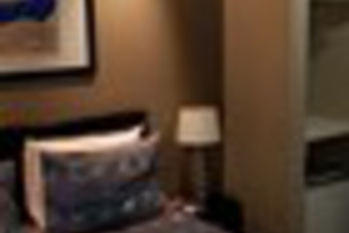 Room 140 of 828
