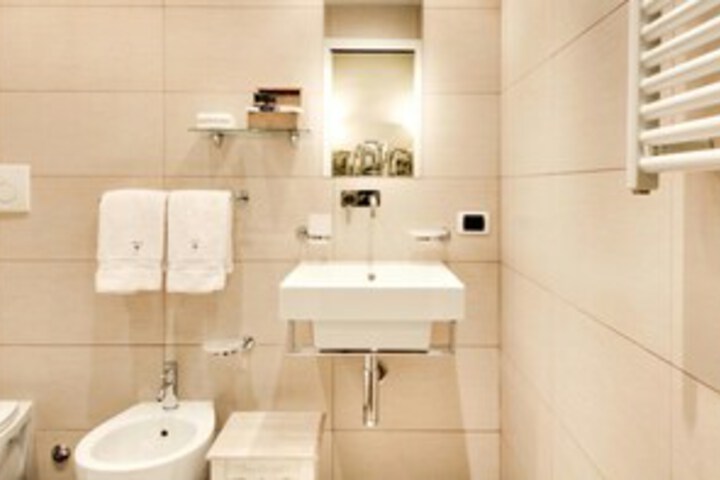Room 2 of 14