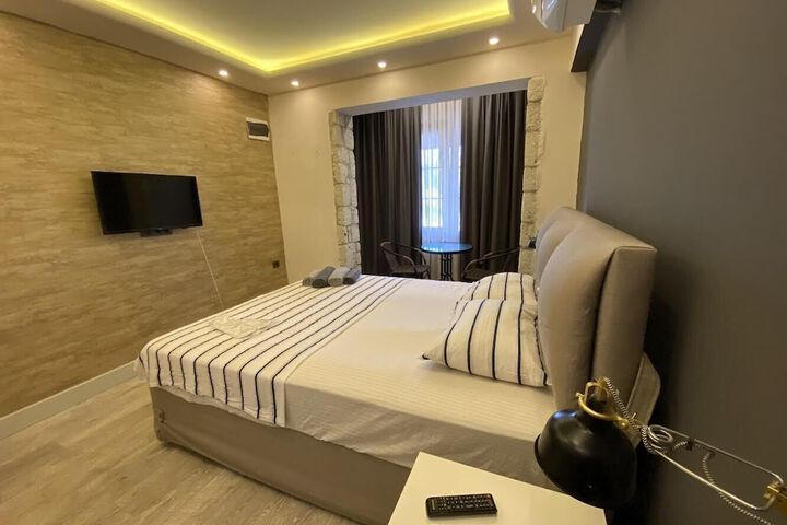 Room 3 of 12