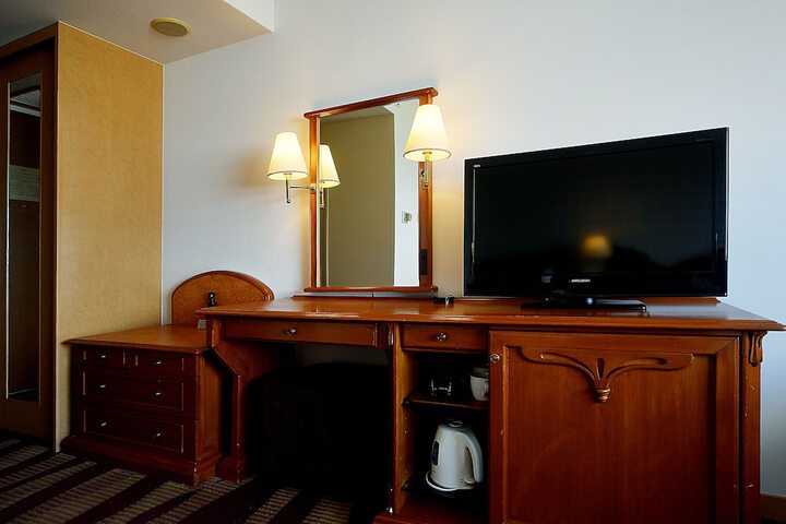 Room 7 of 61