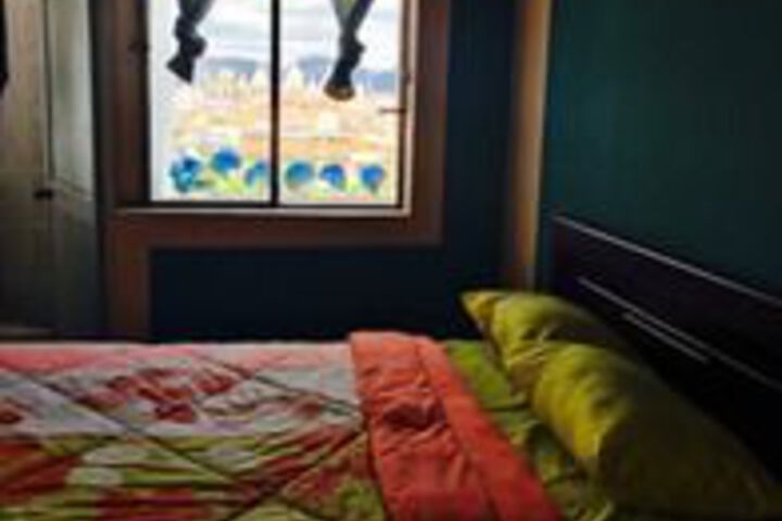 Room 12 of 21