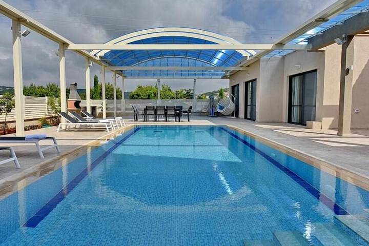 Pool 43 of 70