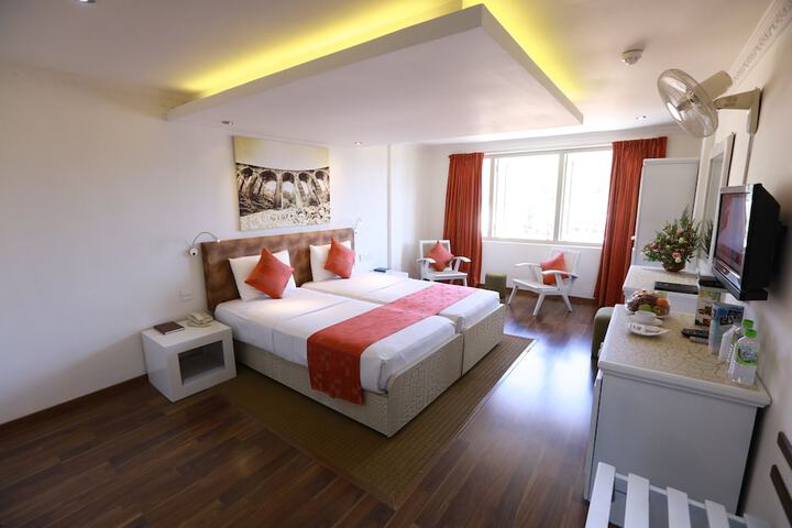 Room 4 of 48