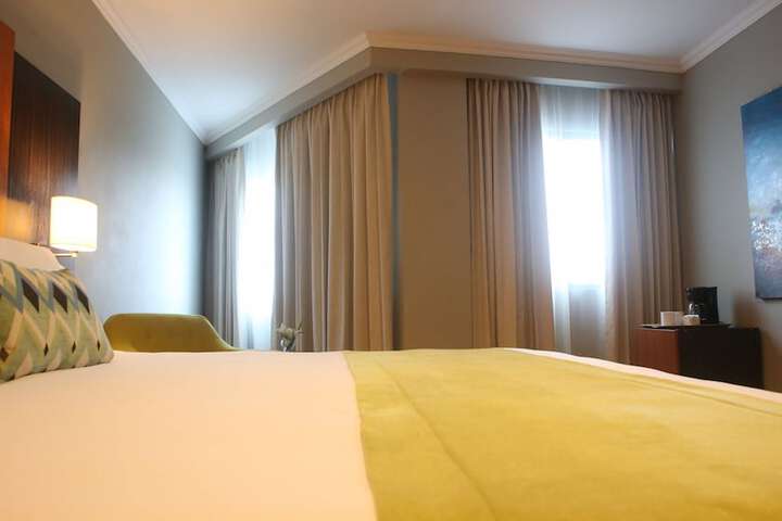 Room 32 of 152