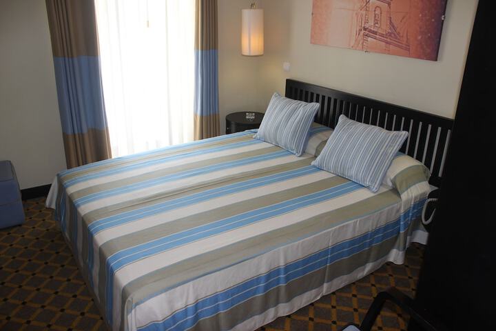 Room 7 of 129
