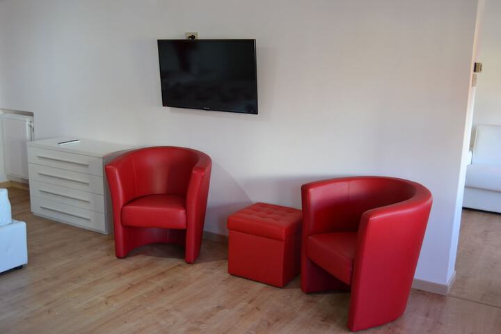 Room 8 of 43
