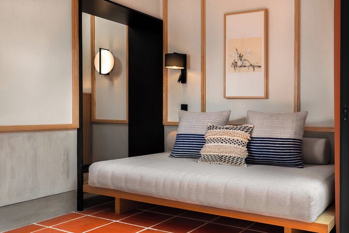 Room 3 of 56