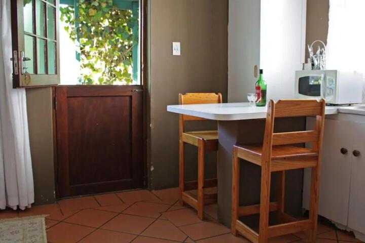 Dining 34 of 50