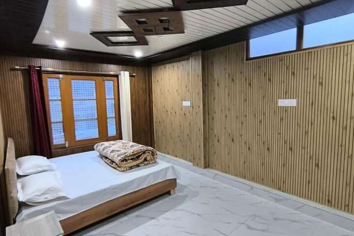 Room 3 of 23