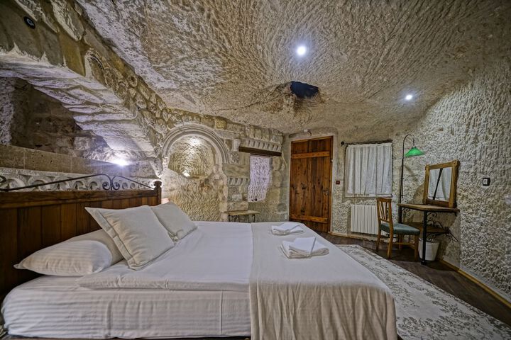Room 4 of 68