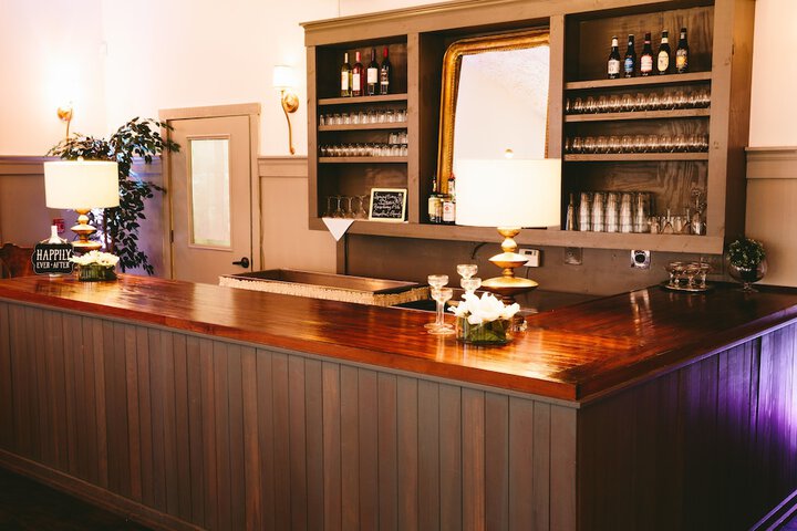 Ballroom/Hall 113 of 121