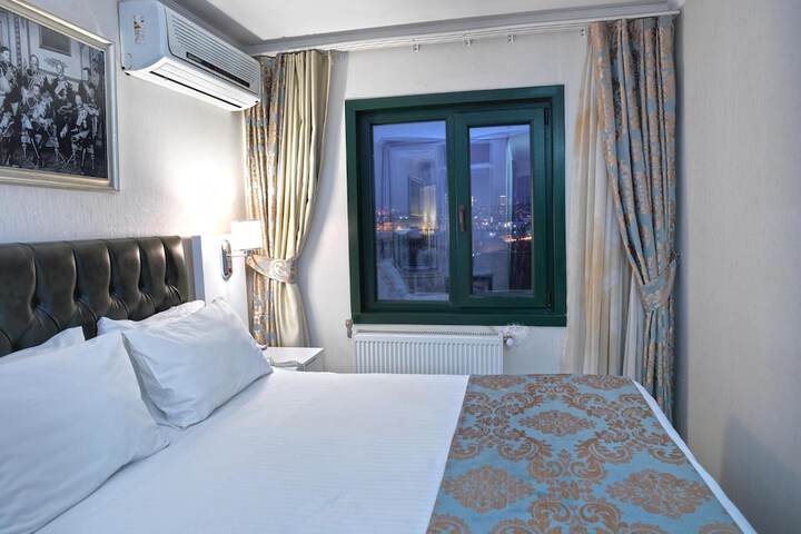Room 9 of 26