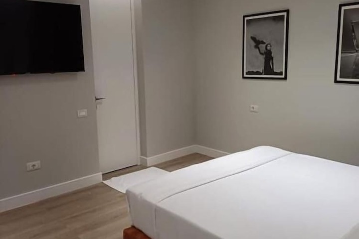 Room 92 of 132